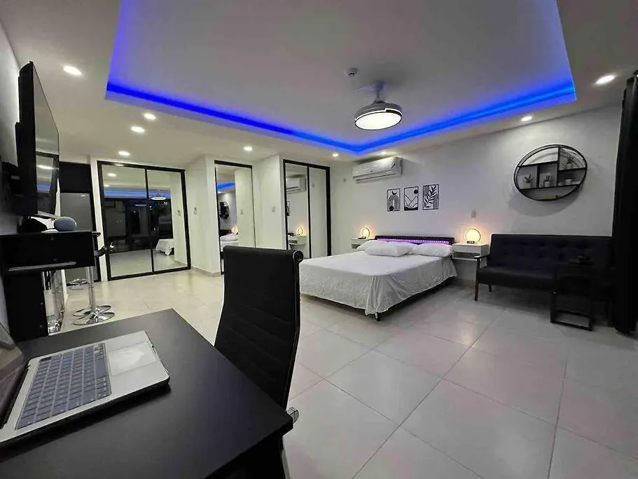 Luxury Condo - Pool In Kingston G28 0*,