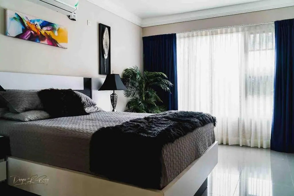 Luxury Condo - Pool In Kingston G28 Apartman